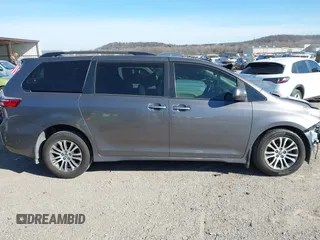 2020 Toyota Sienna XLE Auto Access Seat with VIN 5TDYZ3DC9LS049133, listed as a IAAI auction lot 41705488 with 62,216 mi miles. Bid and sale history available at carsss.com. Image 14.