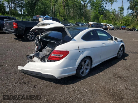 2015 Mercedes-Benz C 250 with VIN WDDGJ4HB0FG389236, listed as a Copart auction lot 58976105 with 93,291 mi miles and Salvage title. Bid and sale history available at DreamBid. Image 3.