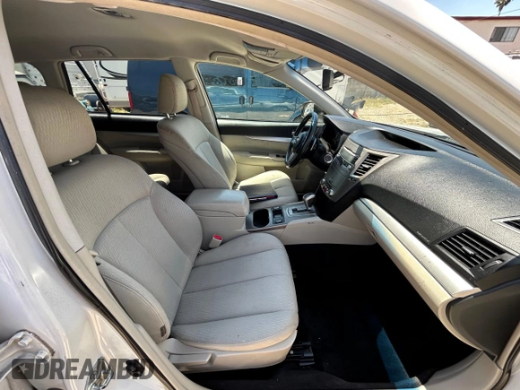 2011 Subaru Outback Premium z VIN 4S4BRBCC8B3319787, wystawiony jako Copart lot #58393455 z przebiegiem 156 602 mil mil oraz Czysty tytuł • Clean title. Historia ofert i sprzedaży dostępna na DreamBid. Obrazek 5.