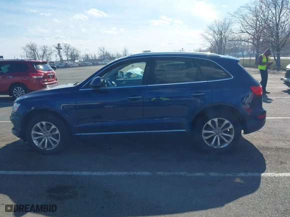 2016 Audi Q5 Premium with VIN WA1C2AFP0GA053619, listed as a IAAI auction lot 41839925 with 186,862 mi miles. Bid and sale history available at carsss.com. Image 14.
