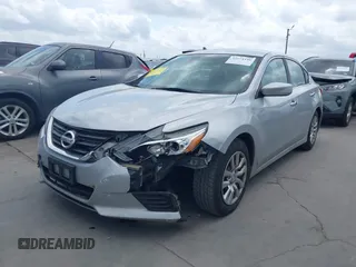 2016 Nissan Altima S z VIN 1N4AL3AP7GN349989, wystawiony jako IAAI lot #42074440 z przebiegiem 123 059 mil mil oraz . Historia ofert i sprzedaży dostępna na DreamBid. Obrazek 2.