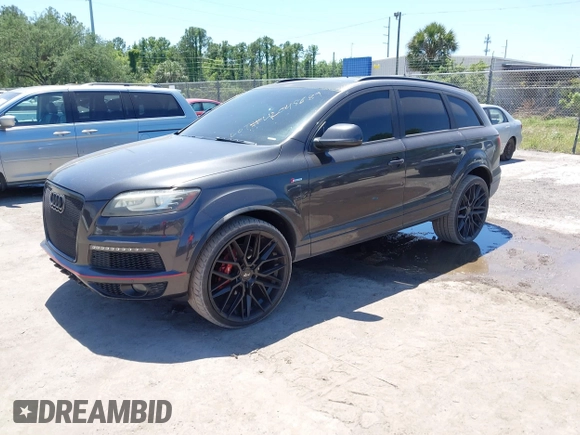 2013 Audi Q7 3.0T S line Prestige with VIN WA1DGAFE5DD009176, listed as a IAAI auction lot 42048689 with 176,035 mi miles. Bid and sale history available at carsss.com. Image 17.