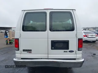 2011 Ford Econoline Passenger XL z VIN 1FBSS3BL4BDA66921, wystawiony jako IAAI lot #41443103 z przebiegiem 143 518 mil mil oraz . Historia ofert i sprzedaży dostępna na DreamBid. Obrazek 17.