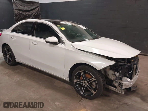 2019 Mercedes-Benz A 220 z VIN WDD3G4FB7KW022043, wystawiony jako IAAI lot #42018688 z przebiegiem 55 403 mil mil oraz . Historia ofert i sprzedaży dostępna na DreamBid. Obrazek 1.