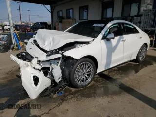 2025 Mercedes-Benz CLA 250 z VIN W1K5J4GB2SN527146, wystawiony jako Copart lot #43245275 z przebiegiem 1227 mil mil oraz Szkody całkowita. Historia ofert i sprzedaży dostępna na DreamBid. Obrazek 1.