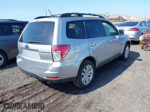 2012 Subaru Forester X Premium z VIN JF2SHADC8CH424853, wystawiony jako IAAI lot #42540390 z przebiegiem 217 063 mil mil oraz . Historia ofert i sprzedaży dostępna na DreamBid. Obrazek 4.
