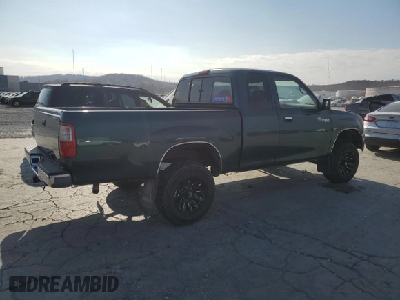 1997 Toyota T100 SR5 with VIN JT4UN24D8V0047084, listed as a Copart auction lot 82485654 with 181,596 mi miles and Salvage Title. Bid and sale history available at DreamBid. Image 3.