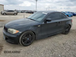 2012 BMW 1 Series 135i с VIN WBAUC9C5XCVM13083, выставлен на аукционе Copart как лот 47452225 с пробегом 81 786 миль миль и Списание • Salvage title. История ставок и продаж доступна на DreamBid. Изображение 1.