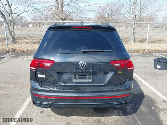 2023 Volkswagen Tiguan SE R-Line Black with VIN 3VVCB7AXXPM094621, listed as a IAAI auction lot 41737103 with 21,069 mi miles. Bid and sale history available at carsss.com. Image 16.