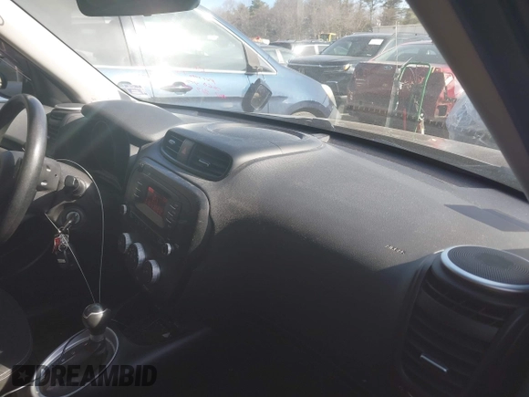 2014 Kia Soul with VIN KNDJN2A26E7723304, listed as a IAAI auction lot 41742670 with 96,958 mi miles. Bid and sale history available at carsss.com. Image 5.