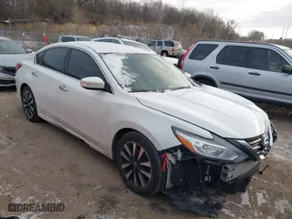2018 Nissan Altima 2.5 SL with VIN 1N4AL3AP9JC167570, listed as a IAAI auction lot 41343640 with 172,151 mi miles. Bid and sale history available at carsss.com. Image 1.
