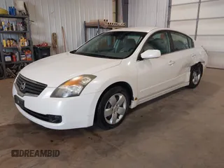 2007 Nissan Altima S with VIN 1N4AL21E07C207441, listed as a IAAI auction lot 42027562 with 170,444 mi miles and . Bid and sale history available at DreamBid. Image 2.