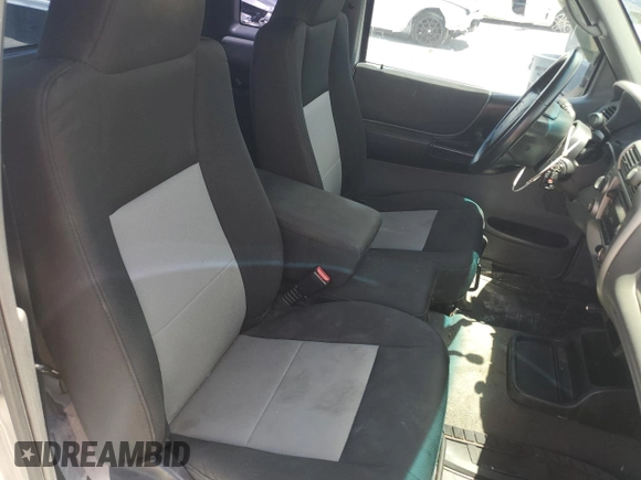 2009 Ford Ranger XL z VIN 1FTYR15E99PA60348, wystawiony jako Copart lot #60277425 z przebiegiem 141 157 mil mil oraz Szkoda całkowita • Salvage title. Historia ofert i sprzedaży dostępna na DreamBid. Obrazek 10.