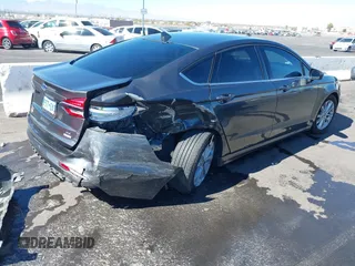 2019 Ford Fusion SE with VIN 3FA6P0HD5KR176497, listed as a IAAI auction lot 41633087 with 103,876 mi miles and . Bid and sale history available at carsss.com. Image 4.
