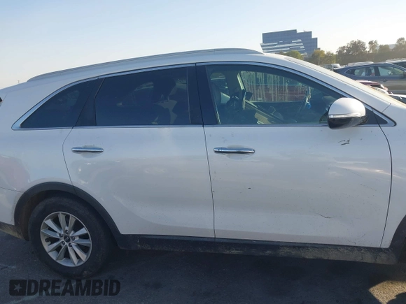 2019 Kia Sorento S V6 with VIN 5XYPG4A57KG532483, listed as a IAAI auction lot 41279048 with 1 mi miles. Bid and sale history available at carsss.com. Image 13.
