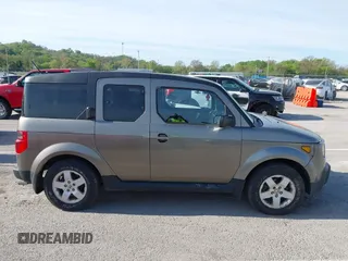 2008 Honda Element EX with VIN 5J6YH287X8L003386, listed as a IAAI auction lot 42110666 with 291,685 mi miles and . Bid and sale history available at DreamBid. Image 13.