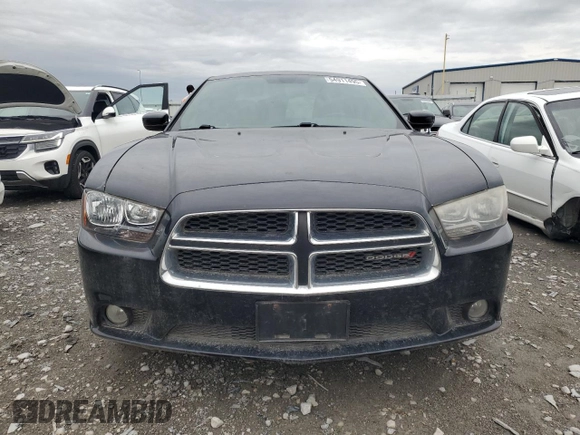 2013 Dodge Charger SXT z VIN 2C3CDXHG6DH525694, wystawiony jako Copart lot #54911495 z przebiegiem 189 992 mil mil oraz Szkoda całkowita • Salvage title. Historia ofert i sprzedaży dostępna na DreamBid. Obrazek 5.