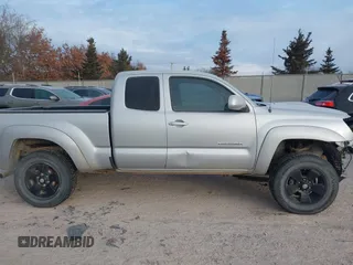 2006 Toyota Tacoma with VIN 5TEUU42N26Z238253, listed as a IAAI auction lot 41249690 with 226,094 mi miles. Bid and sale history available at carsss.com. Image 14.
