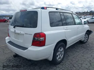 2006 Toyota Highlander w/3rd Row with VIN JTEEP21A560149531, listed as a IAAI auction lot 41812138 with 178,140 mi miles. Bid and sale history available at carsss.com. Image 4.