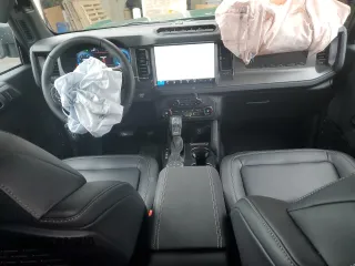 2025 Ford Bronco Badlands z VIN 1FMEE9BP1SLA66088, wystawiony jako Copart lot #60238525 z przebiegiem 1 419 mil mil oraz Czysty tytuł • Clean title. Historia ofert i sprzedaży dostępna na DreamBid. Obrazek 8.