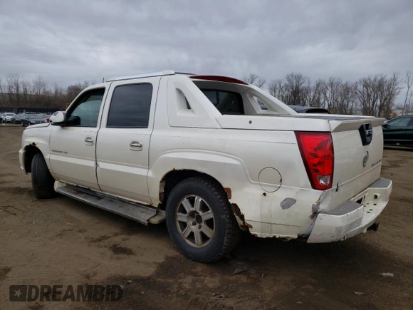 2003 Cadillac Escalade EXT z VIN 3GYEK63N13G145634, wystawiony jako Copart lot #47593375 z przebiegiem 287 512 mil mil oraz Nie do naprawy. Historia ofert i sprzedaży dostępna na DreamBid. Obrazek 2.