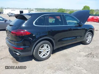 2016 Porsche Cayenne z VIN WP1AA2A26GLA09709, wystawiony jako IAAI lot #42146093 z przebiegiem 49 279 mil mil oraz . Historia ofert i sprzedaży dostępna na DreamBid. Obrazek 4.