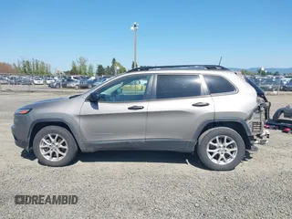 2017 Jeep Cherokee Sport with VIN 1C4PJMAB1HW584727, listed as a IAAI auction lot 42030824 with 147,527 mi miles and . Bid and sale history available at DreamBid. Image 15.