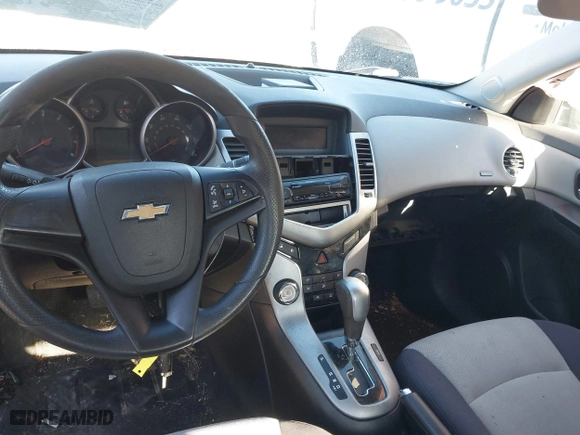 2013 Chevrolet Cruze LS with VIN 1G1PA5SH0D7240005, listed as a IAAI auction lot 41418699 with 132,556 mi miles. Bid and sale history available at carsss.com. Image 5.