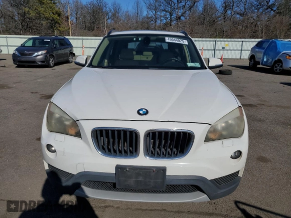2014 BMW X1 xDrive28i with VIN WBAVL1C55EVY10533, listed as a Copart auction lot 49044025 with 157,004 mi miles and Salvage Title. Bid and sale history available at carsss.com. Image 5.