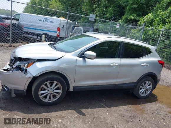 2017 Nissan Rogue SV with VIN JN1BJ1CR4HW122667, listed as a IAAI auction lot 42540290 with 69,459 mi miles and . Bid and sale history available at DreamBid. Image 14.