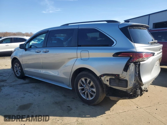 2021 Toyota Sienna LE with VIN 5TDKRKEC5MS031518, listed as a Copart auction lot 81597184 with 52,829 mi miles and Salvage Title. Bid and sale history available at carsss.com. Image 2.