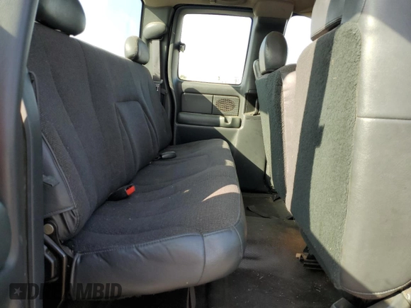 2000 Chevrolet Silverado 1500 with VIN 2GCEC19W3Y1354251, listed as a Copart auction lot 85157354 with 168,354 mi miles and Salvage Title. Bid and sale history available at DreamBid. Image 10.