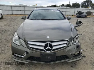 2013 Mercedes-Benz E 550 с VIN WDDKJ7DB4DF183485, выставлен на аукционе Copart как лот 72271004 с пробегом 84 498 миль миль и Списание • Salvage title. История ставок и продаж доступна на DreamBid. Изображение 5.