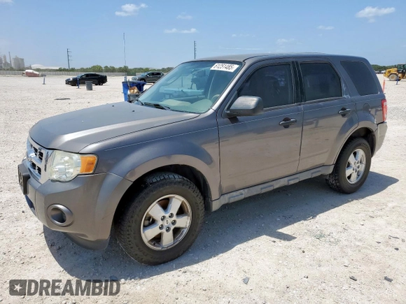 2009 Ford Escape XLS with VIN 1FMCU02739KC12318, listed as a Copart auction lot 61251485 with 179,335 mi miles and Salvage title. Bid and sale history available at DreamBid. Image 1.