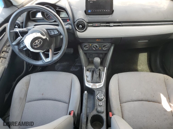 2020 Toyota Yaris Hatchback LE with VIN 3MYDLBJV1LY700748, listed as a Copart auction lot 71649504 with 40,436 mi miles and Salvage Title. Bid and sale history available at carsss.com. Image 8.