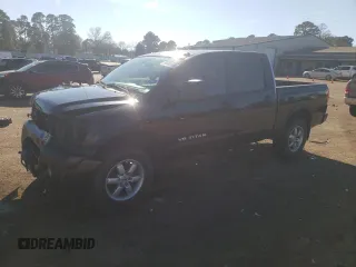 2011 Nissan Titan Pro-4X z VIN 1N6BA0ECXBN300561, wystawiony jako Copart lot #85480484 z przebiegiem 158 547 mil mil oraz Szkody całkowita. Historia ofert i sprzedaży dostępna na DreamBid. Obrazek 1.