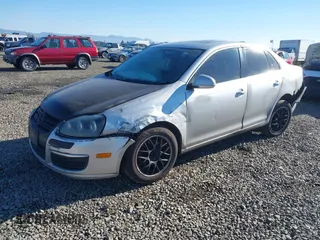 2006 Volkswagen Jetta 2.5L с VIN 3VWSF71KX6M625881, выставлен на аукционе IAAI как лот 41435542 с пробегом 232 897 миль миль и . История ставок и продаж доступна на DreamBid. Изображение 17.