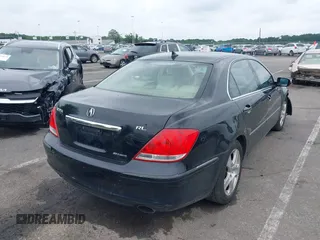 2005 Acura RL with VIN JH4KB16555C015724, listed as a IAAI auction lot 42634598 with 241,510 mi miles and . Bid and sale history available at DreamBid. Image 4.