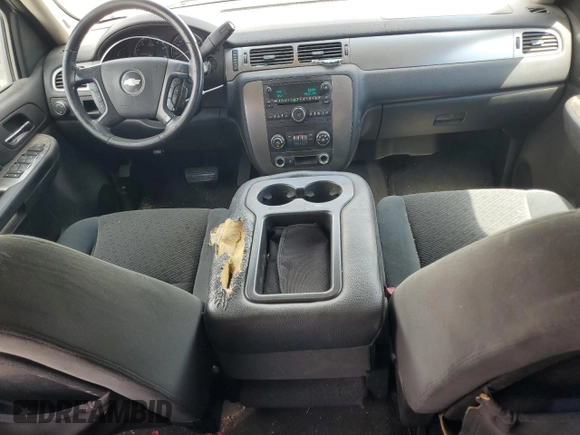 2007 Chevrolet Suburban LT with VIN 3GNFC16J27G263241, listed as a Copart auction lot 52490635 with 211,333 mi miles and Salvage title. Bid and sale history available at DreamBid. Image 8.