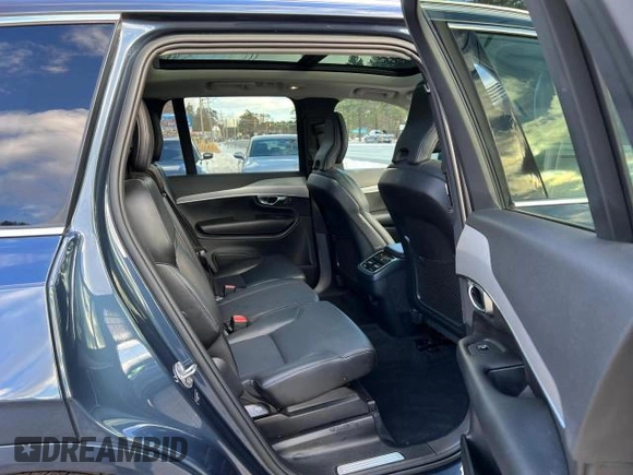 2023 Volvo XC90 Core with VIN YV4L12PV0P1948505, listed as a Copart auction lot 48177535 with 98,270 mi miles and Clean Title. Bid and sale history available at carsss.com. Image 6.