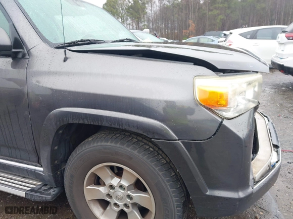 2011 Toyota 4Runner SR5 with VIN JTEZU5JR5B5018288, listed as a IAAI auction lot 41554553 with 206,106 mi miles. Bid and sale history available at carsss.com. Image 19.