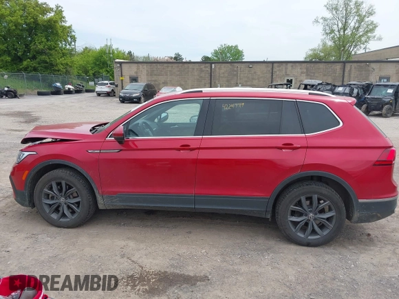 2022 Volkswagen Tiguan SE z VIN 3VV2B7AX9NM129948, wystawiony jako IAAI lot #42247719 z przebiegiem 59 501 mil mil oraz . Historia ofert i sprzedaży dostępna na DreamBid. Obrazek 14.