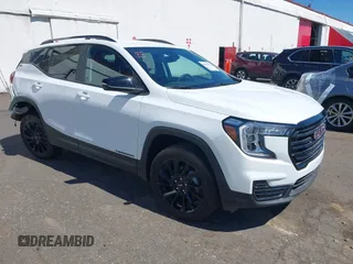2024 GMC Terrain SLE z VIN 3GKALTEG5RL338632, wystawiony jako IAAI lot #40102556 z przebiegiem 3 715 mil mil oraz . Historia ofert i sprzedaży dostępna na DreamBid. Obrazek 1.