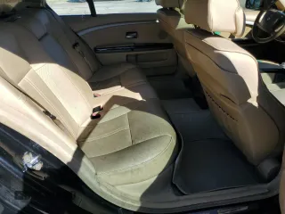 2006 BMW 7 Series 750Li z VIN WBAHN83566DT60821, wystawiony jako Copart lot #50189525 z przebiegiem 151 446 mil mil oraz Szkoda całkowita • Salvage title. Historia ofert i sprzedaży dostępna na DreamBid. Obrazek 10.