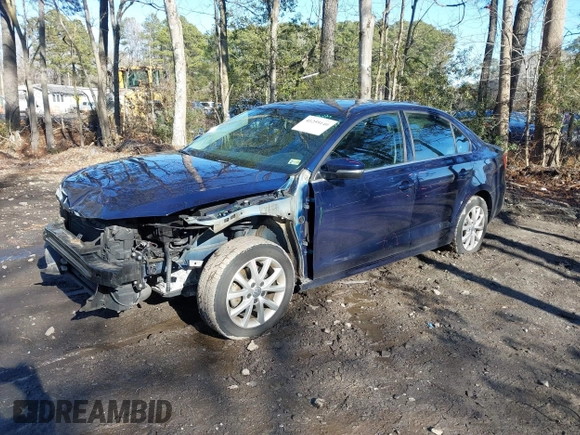 2014 Volkswagen Jetta Sedan SE w/Connectivity with VIN 3VWD07AJ0EM440285, listed as a IAAI auction lot 41259140 with 92,346 mi miles. Bid and sale history available at carsss.com. Image 2.