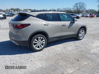 2021 Chevrolet Blazer LT z VIN 3GNKBDR47MS560250, wystawiony jako IAAI lot #41863483 z przebiegiem 69 207 mil mil oraz . Historia ofert i sprzedaży dostępna na DreamBid. Obrazek 4.