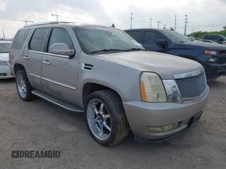 2007 Cadillac Escalade z VIN 1GYFK63827R379883, wystawiony jako IAAI lot #42129071 z przebiegiem 227 794 mil mil oraz . Historia ofert i sprzedaży dostępna na DreamBid. Obrazek 1.