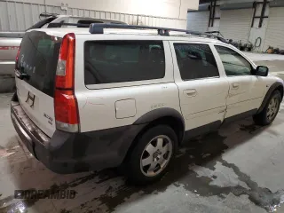 2003 Volvo V70 XC70 z VIN YV1SZ59H831103521, wystawiony jako Copart lot #80958954 z przebiegiem 153 551 mil mil oraz Szkoda całkowita • Salvage title. Historia ofert i sprzedaży dostępna na DreamBid. Obrazek 3.