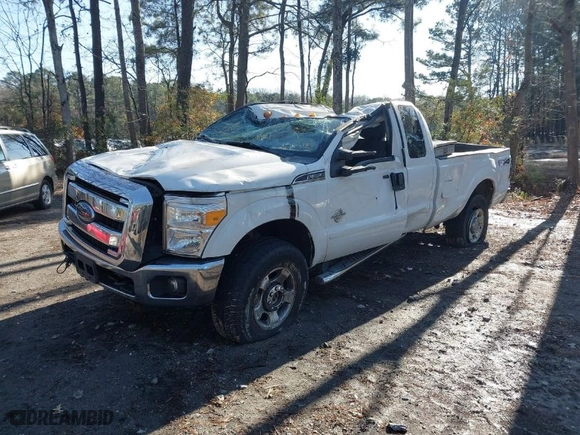 2015 Ford Super Duty F-250 SRW XLT with VIN 1FT7X2BT2FED37097, listed as a IAAI auction lot 41084977 with 224,317 mi miles. Bid and sale history available at carsss.com. Image 2.