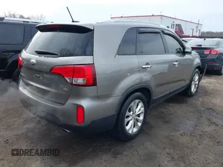 2014 Kia Sorento EX with VIN 5XYKUDA73EG468614, listed as a IAAI auction lot 41721133 with 114,297 mi miles. Bid and sale history available at carsss.com. Image 4.